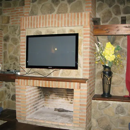 Casa Rio Alberche Y El Cortijo De Gredos シャレー ナバルエンガ