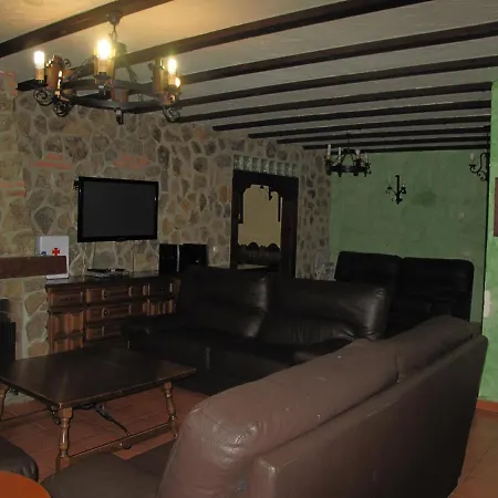 Casa Rio Alberche Y El Cortijo De Gredos ナバルエンガ