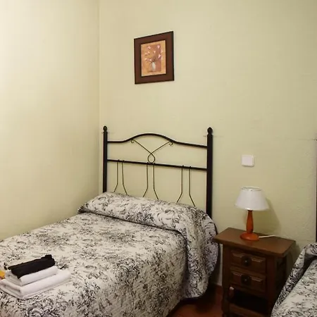 Casa Rio Alberche Y El Cortijo De Gredos ナバルエンガ