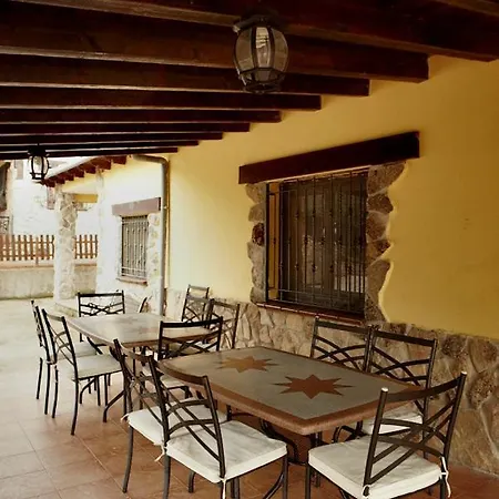 シャレー Casa Rio Alberche Y El Cortijo De Gredos ナバルエンガ