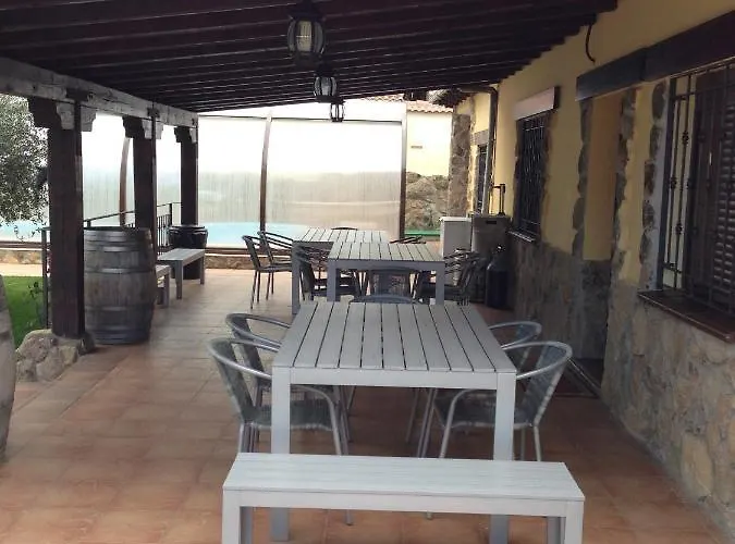 Casa Rio Alberche Y El Cortijo De Gredos *