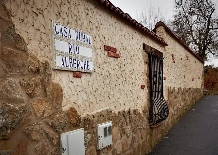 Casa Rio Alberche Y El Cortijo De Gredos * Navaluenga
