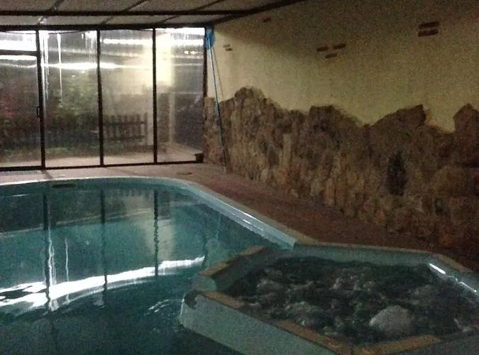 Chalé Casa Rio Alberche Y El Cortijo De Gredos